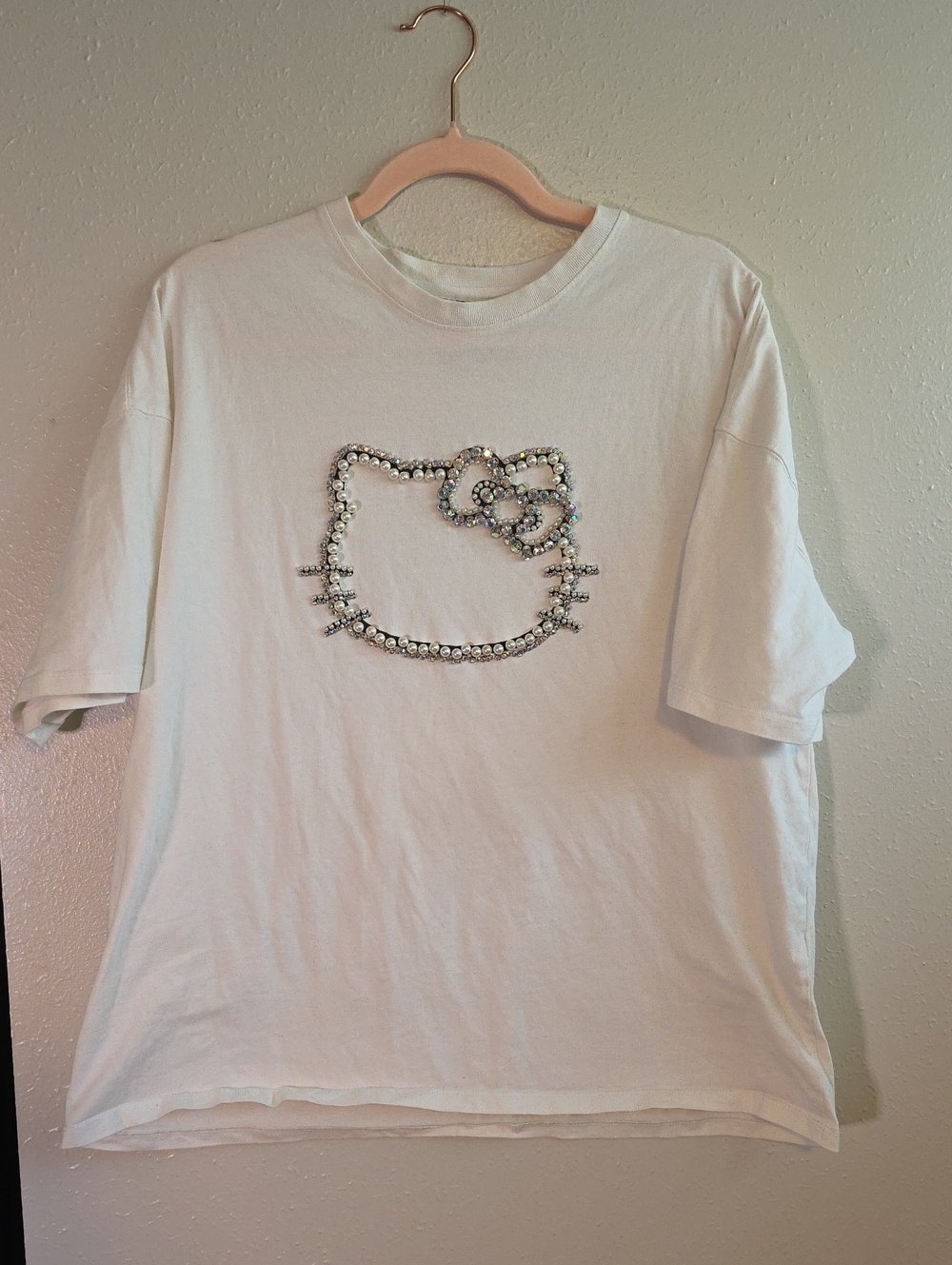 Hello Kitty White Tee with Crystal Outline